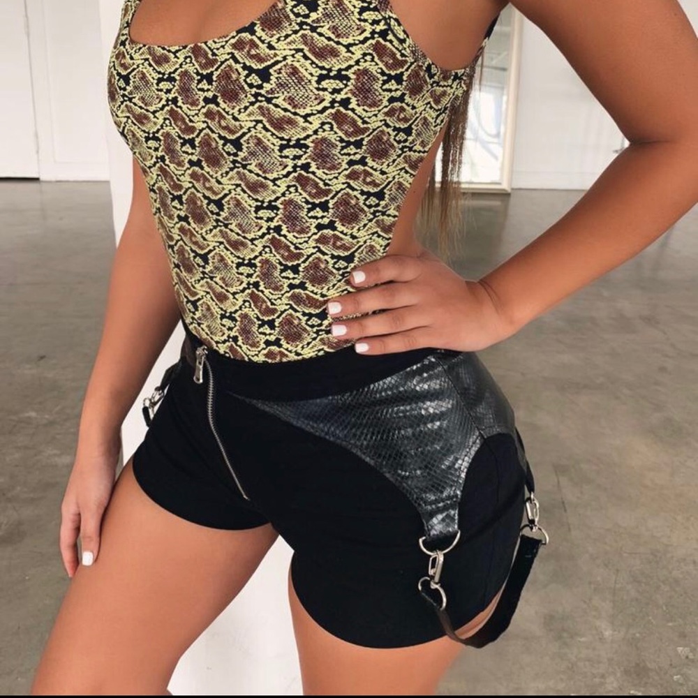 Tiger Mist Ginger Suspender Shorts
